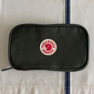 Fjallraven Kanken Travel Wallet